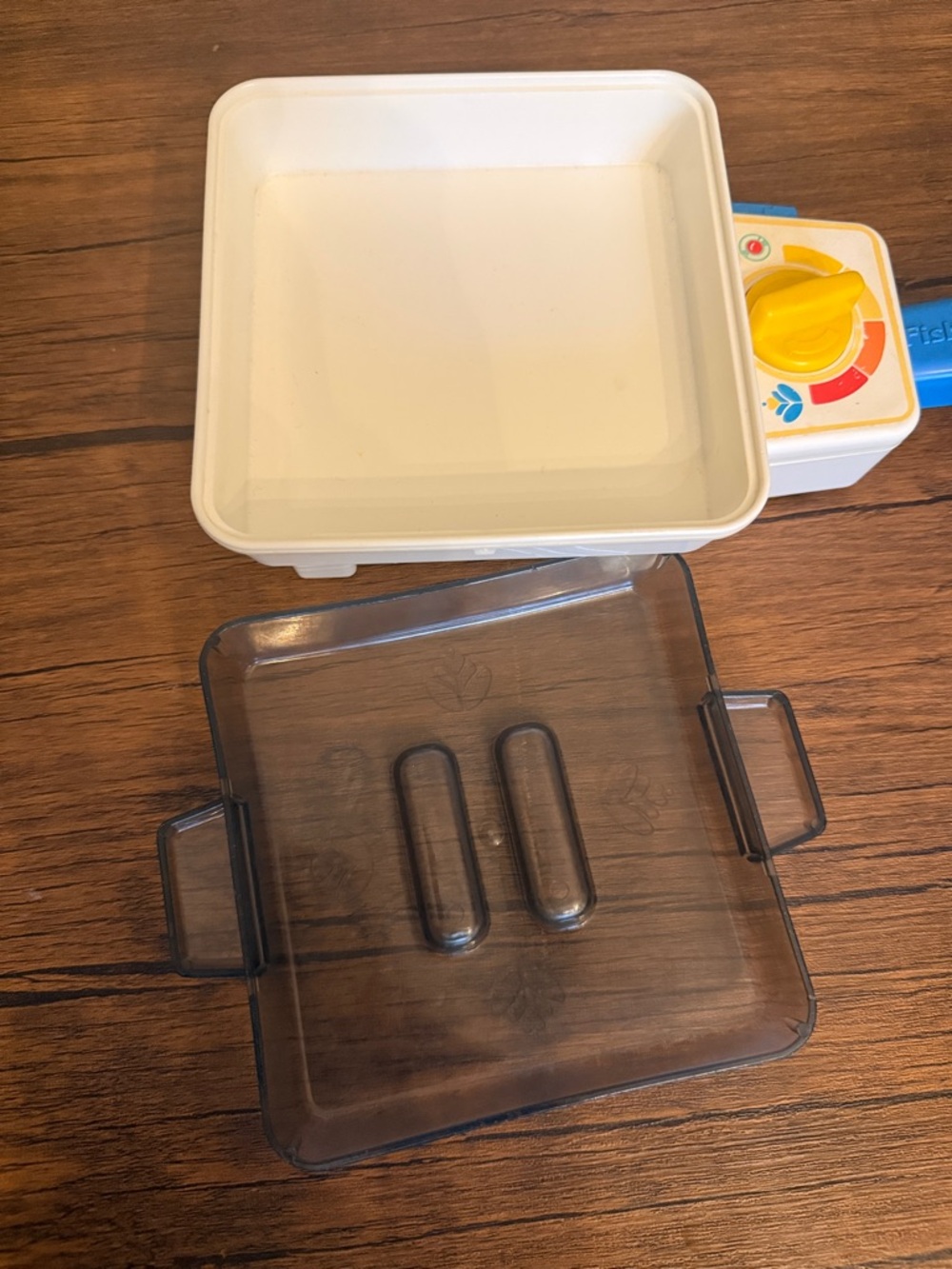 Fisher-Price Blue Handle Play Toaster with Gray Top and Yellow Dial - Picture 4 of 6